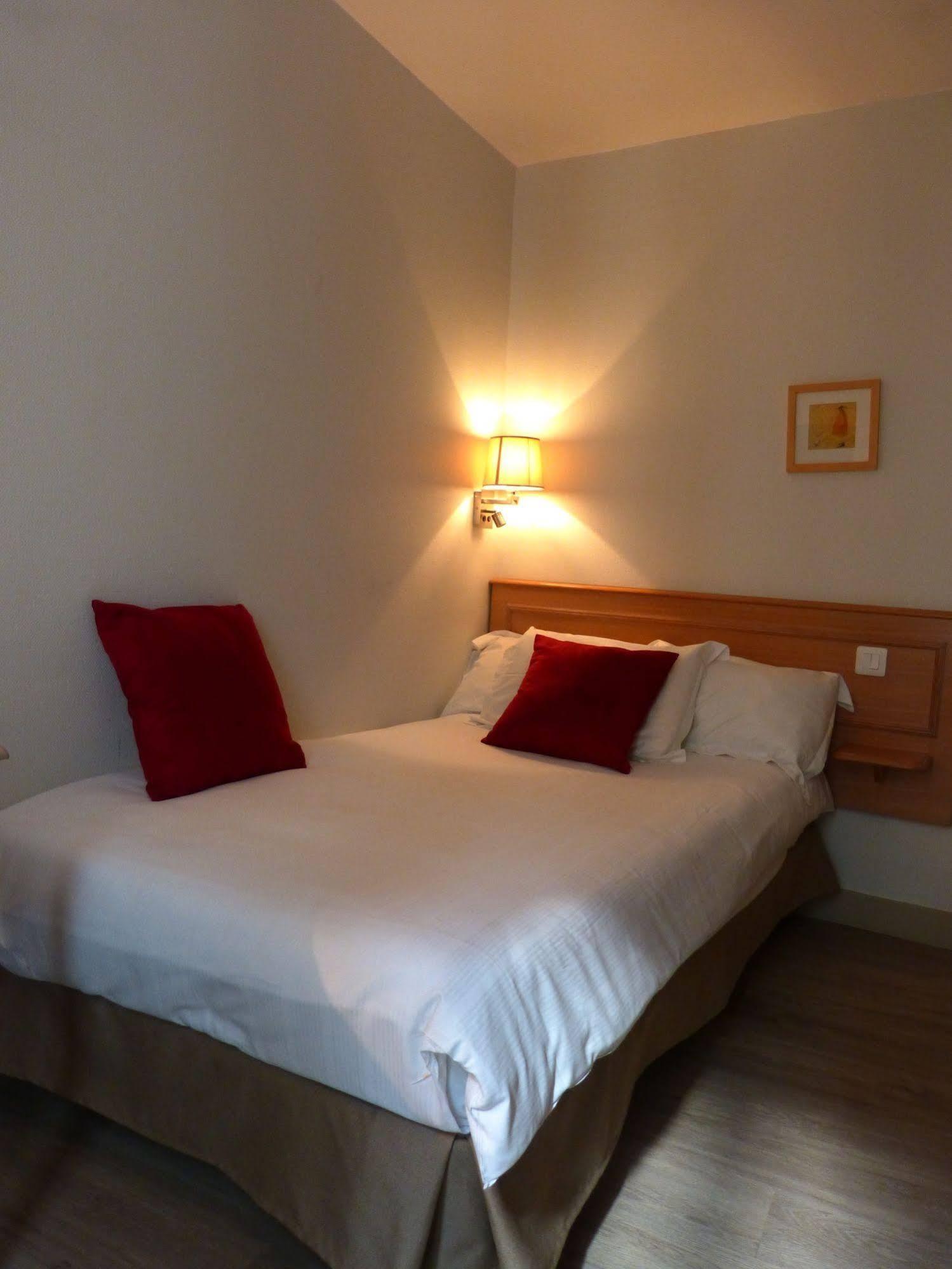 פריז Hotel Little Regina מראה חיצוני תמונה