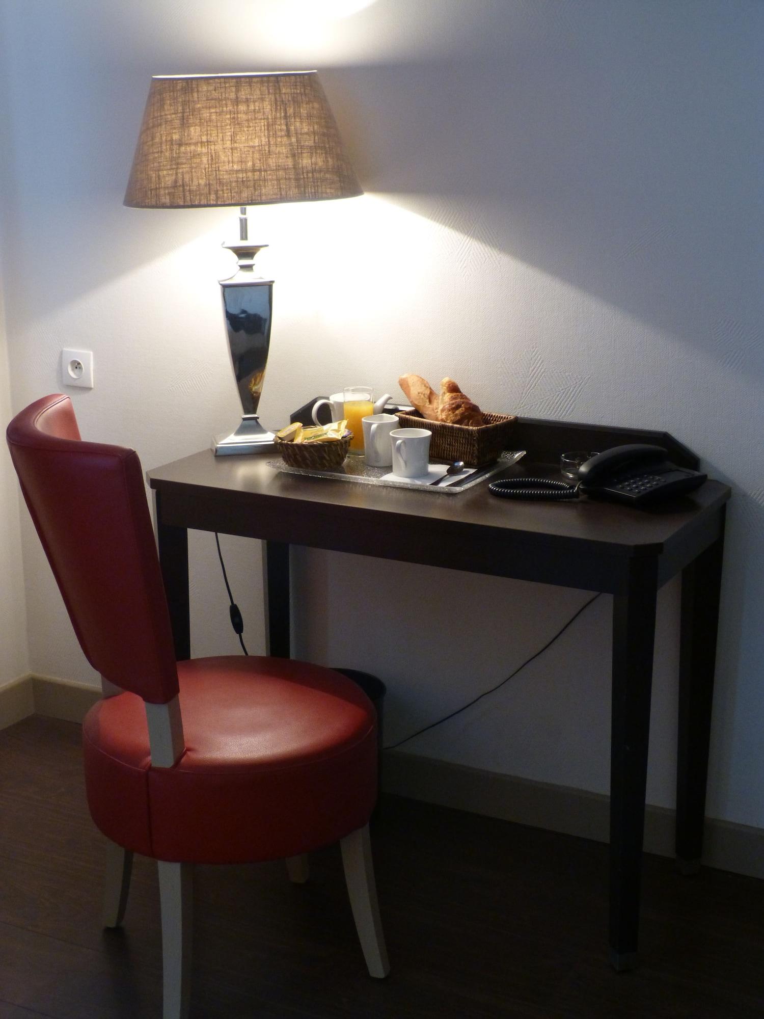 פריז Hotel Little Regina מראה חיצוני תמונה
