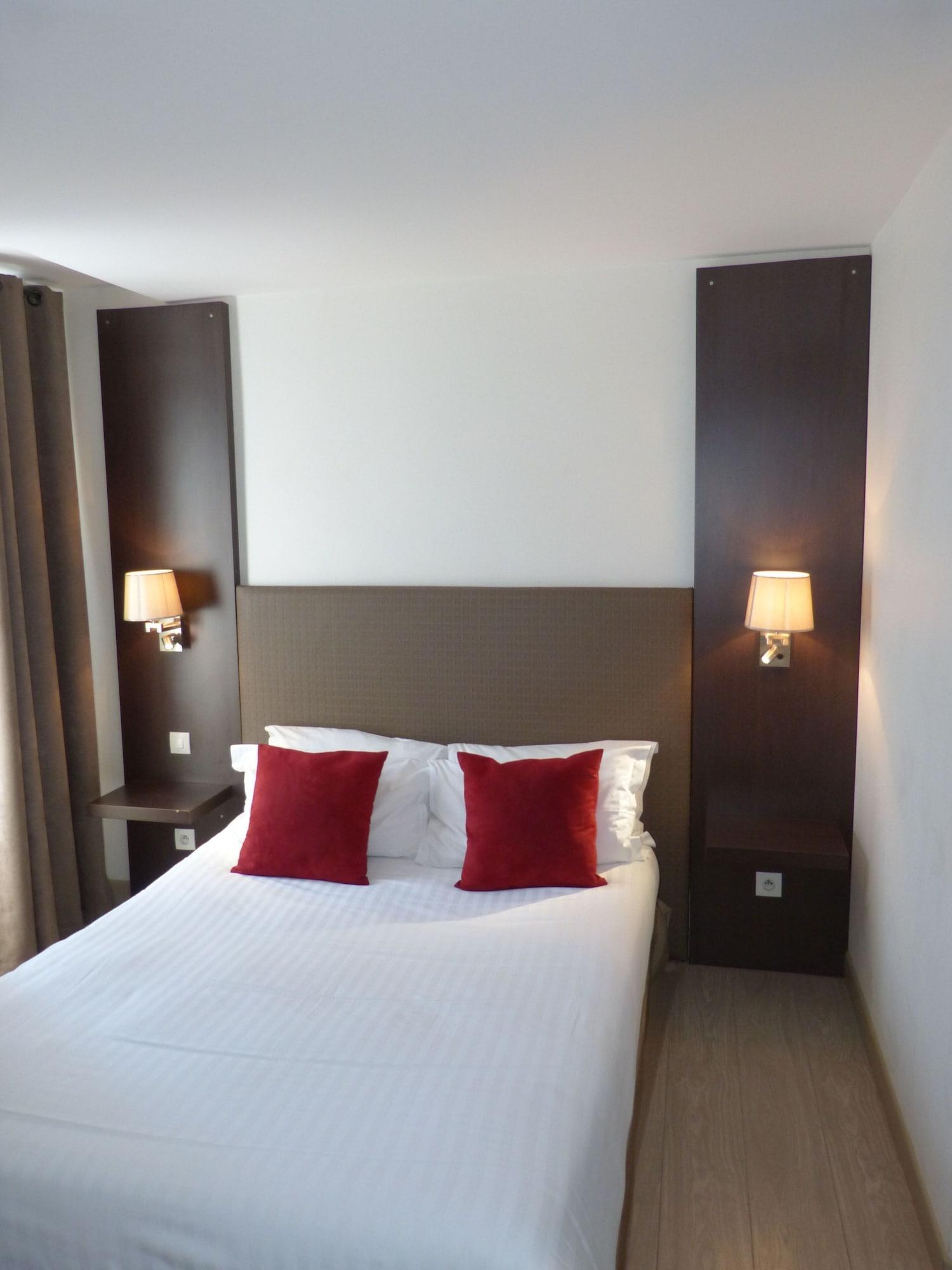 פריז Hotel Little Regina מראה חיצוני תמונה