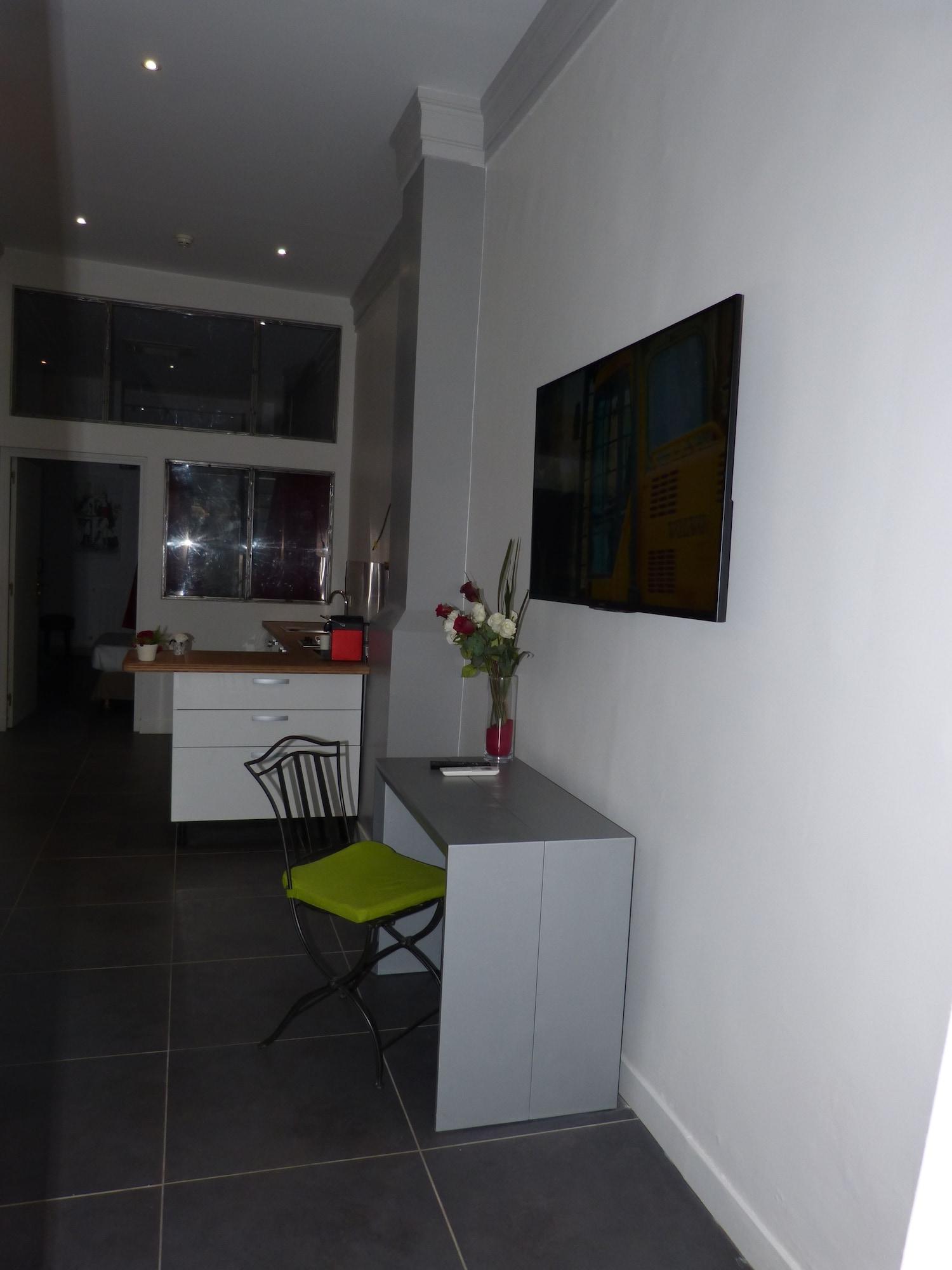 פריז Hotel Little Regina מראה חיצוני תמונה