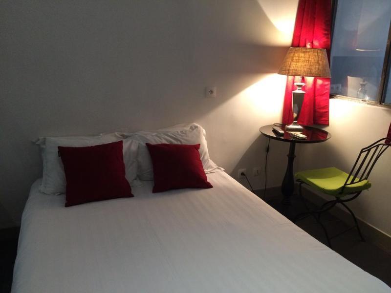 פריז Hotel Little Regina מראה חיצוני תמונה